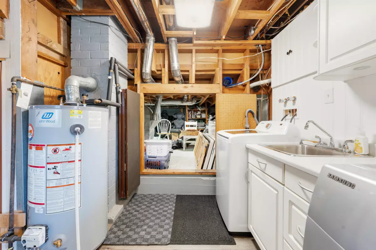 Garden / Landscaping Photo of 10257 125 Street, Surrey, BC