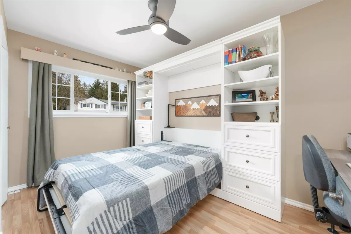 Laundry Room Photo of 10257 125 Street, Surrey, BC