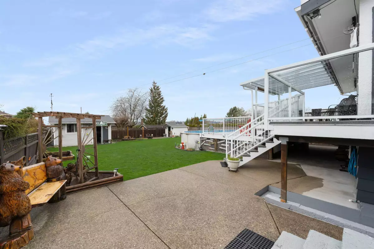 Swimming Pool Photo of 10257 125 Street, Surrey, BC