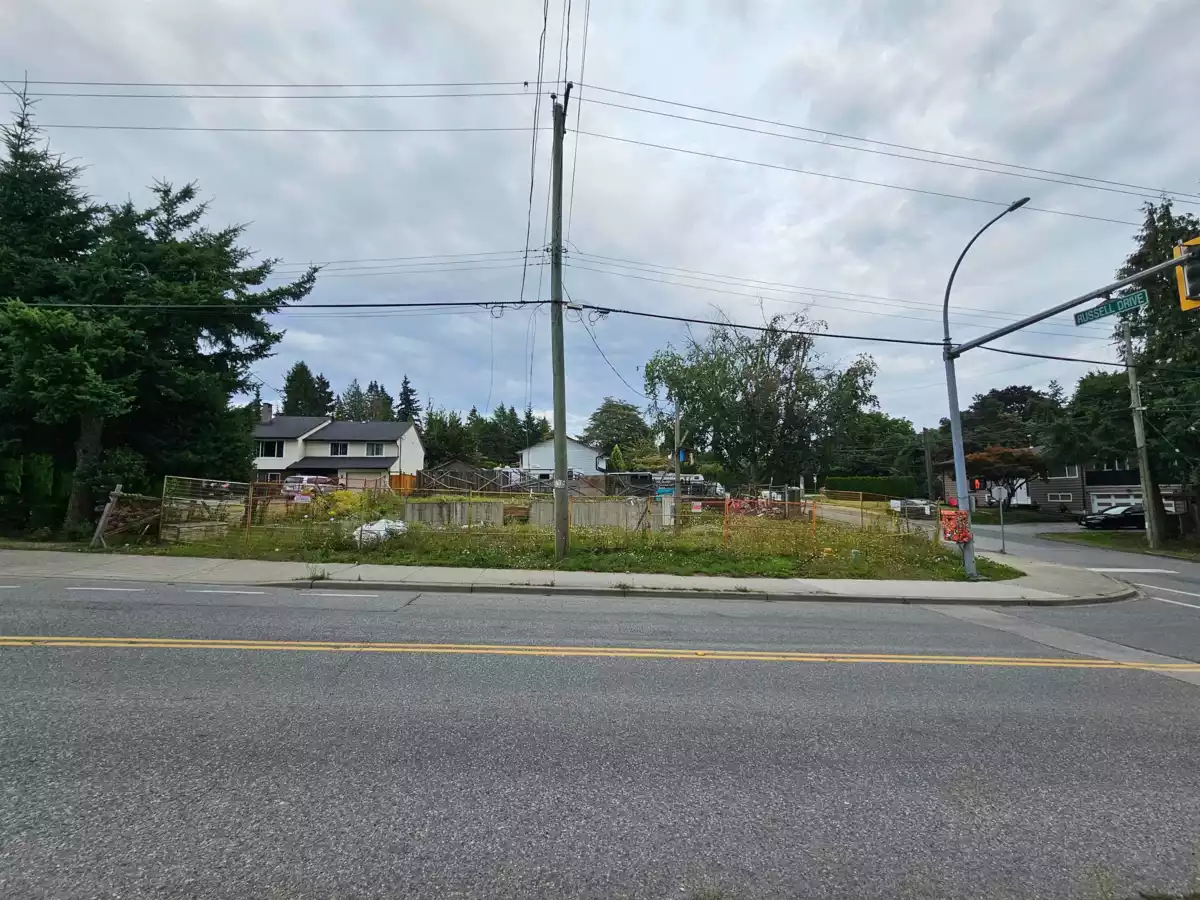 Living Room Photo of 8988 Russell Drive, Delta, BC