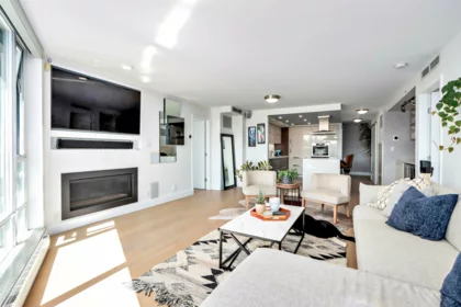 303 8 Smithe Mews, Vancouver, BC, Vancouver — Apartment/Condo for sale