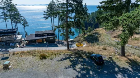 775 Seymour Bay Drive, Bowen Island, BC, Bowen Island — Single Family Residence for sale