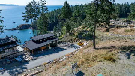 775 Seymour Bay Drive, Bowen Island, BC, Bowen Island — Single Family Residence for sale