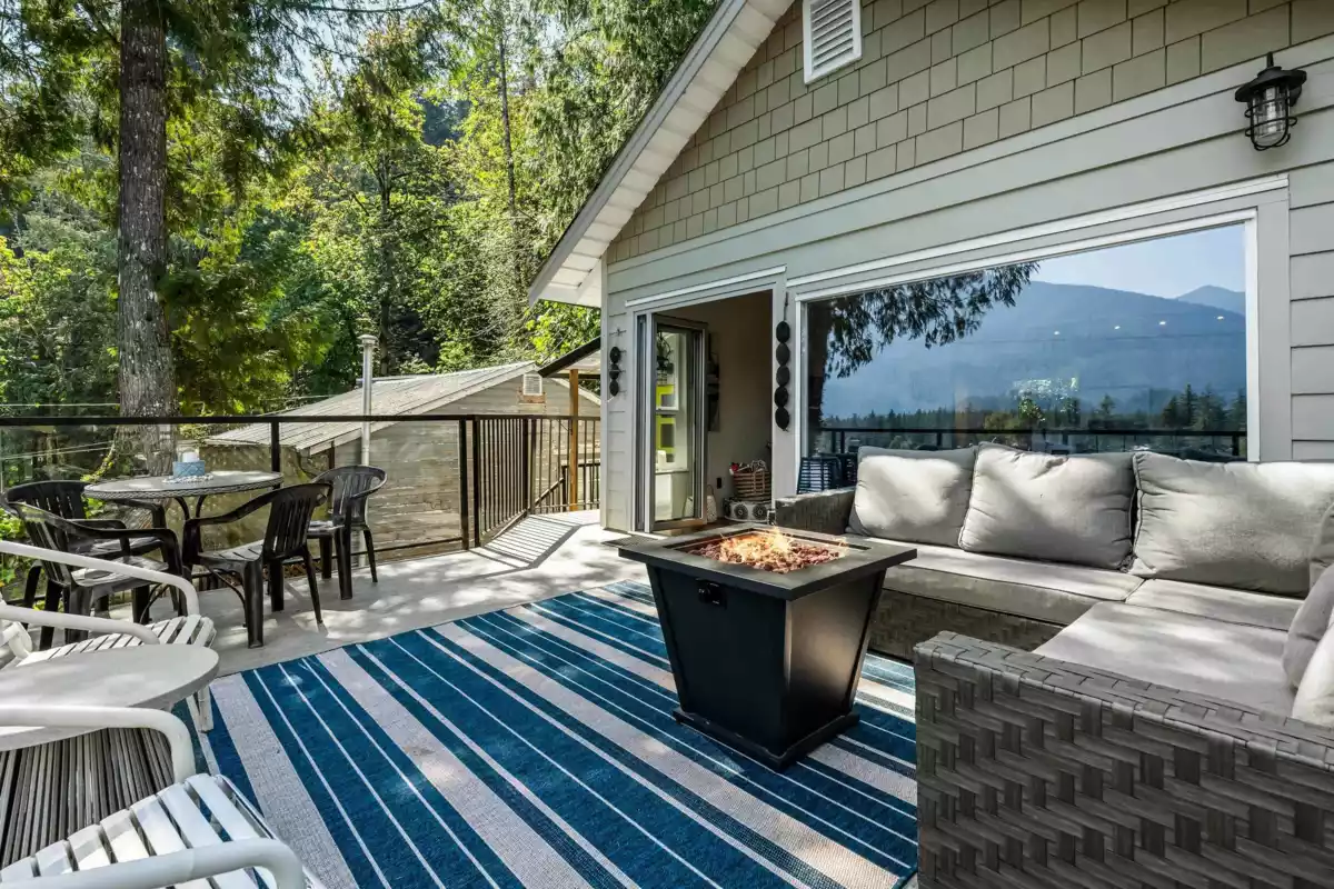 Backyard Photo of 312 Munroe Avenue, Cultus Lake, BC