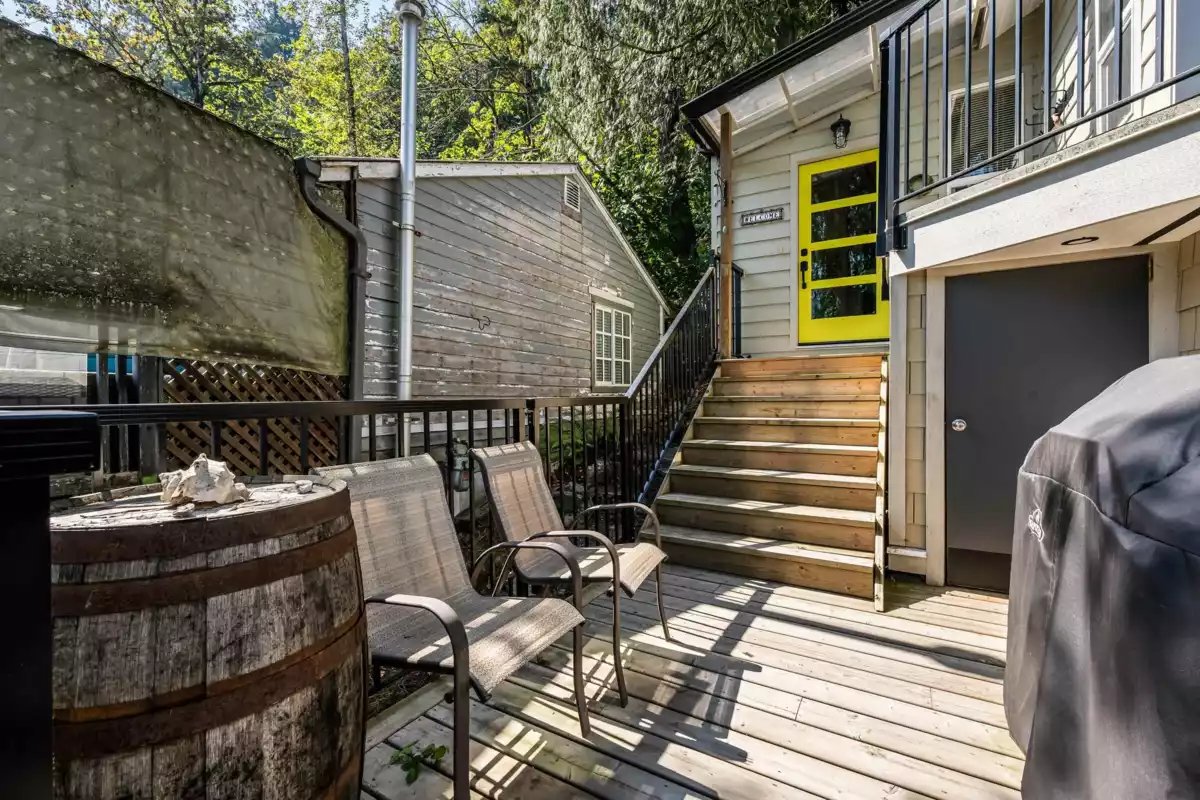 Breakfast Nook Photo of 312 Munroe Avenue, Cultus Lake, BC