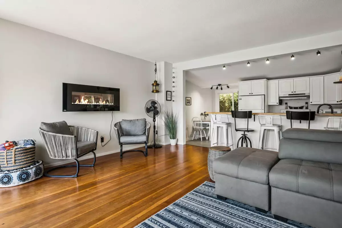 Garage Interior Photo of 312 Munroe Avenue, Cultus Lake, BC