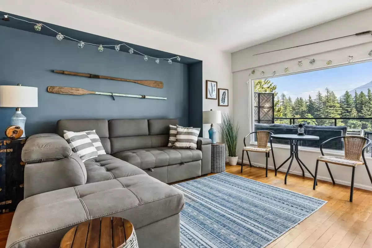 Hallway Photo of 312 Munroe Avenue, Cultus Lake, BC