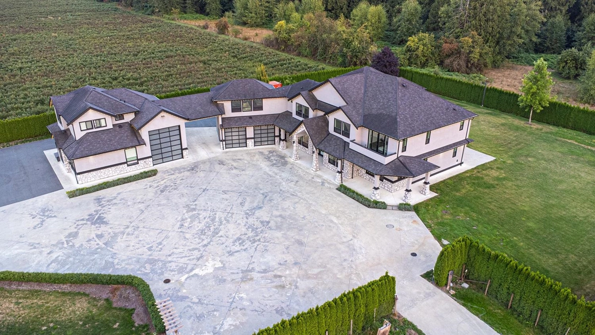 Aerial View of 22488 40 Avenue, Langley, BC