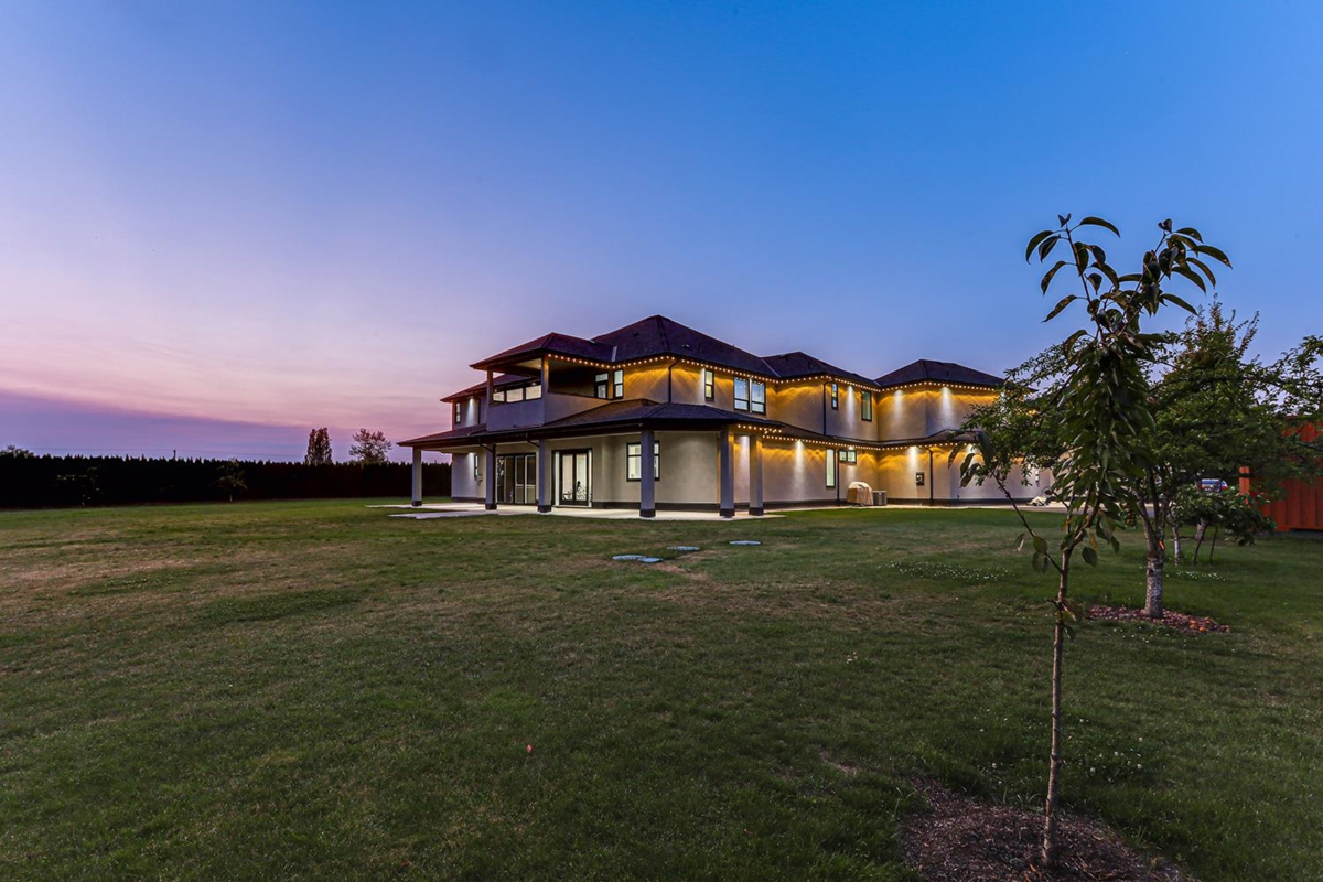 Hot Tub / Spa Photo of 22488 40 Avenue, Langley, BC