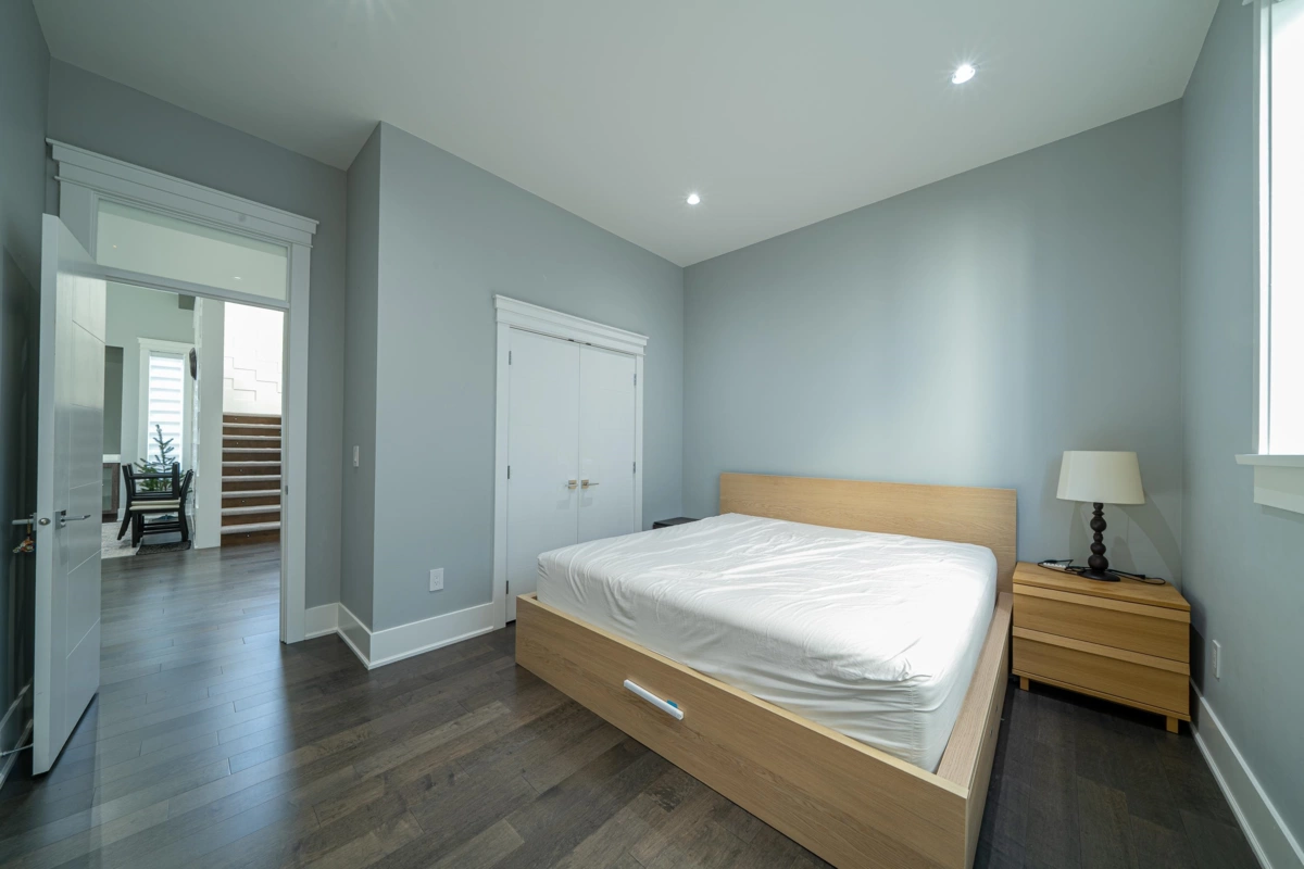 Hallway Photo of 15441 76b Avenue, Surrey, BC