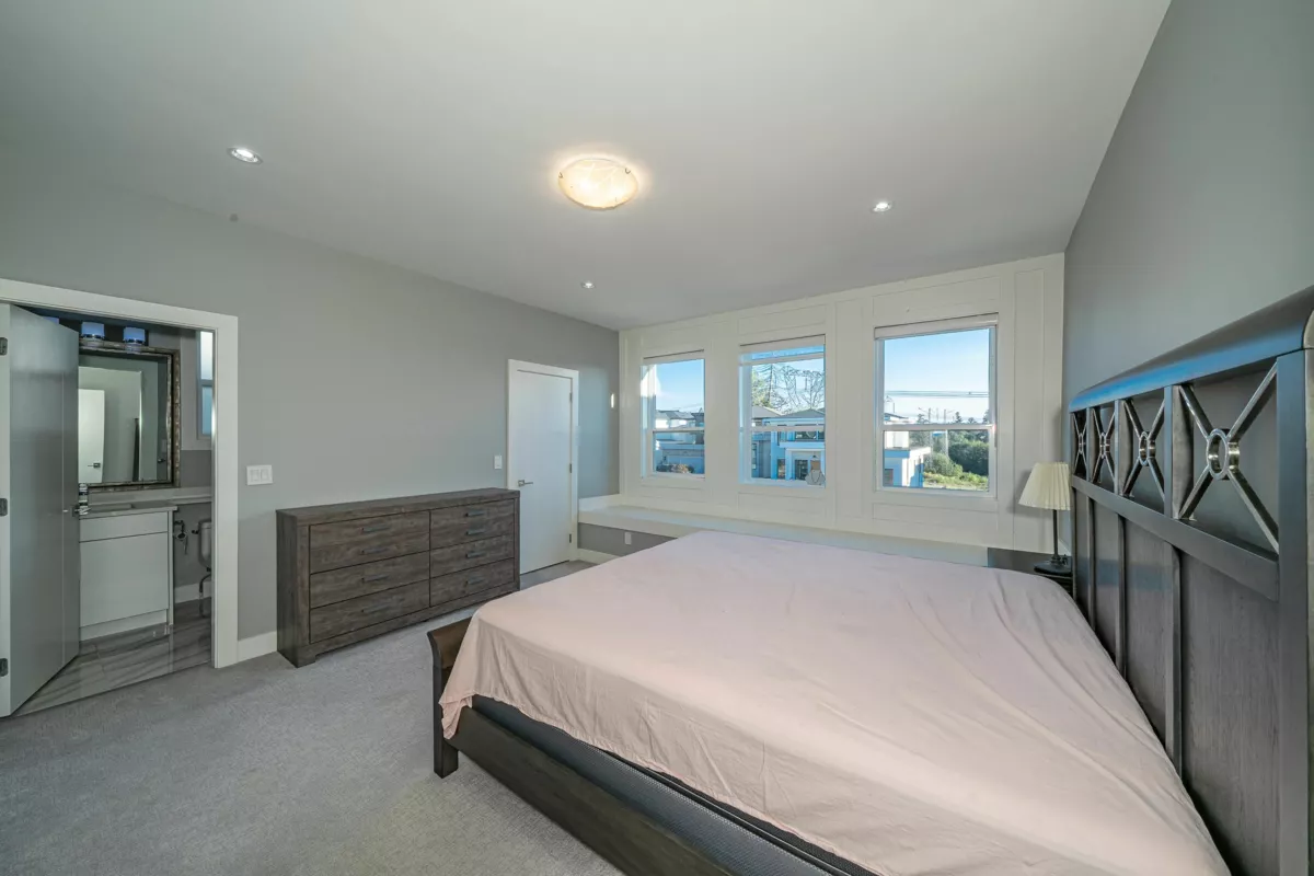 Mudroom Photo of 15441 76b Avenue, Surrey, BC