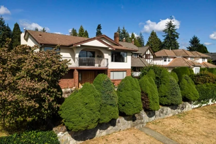 512 E 18th Street, North Vancouver, BC, North Vancouver — Single Family Residence for sale