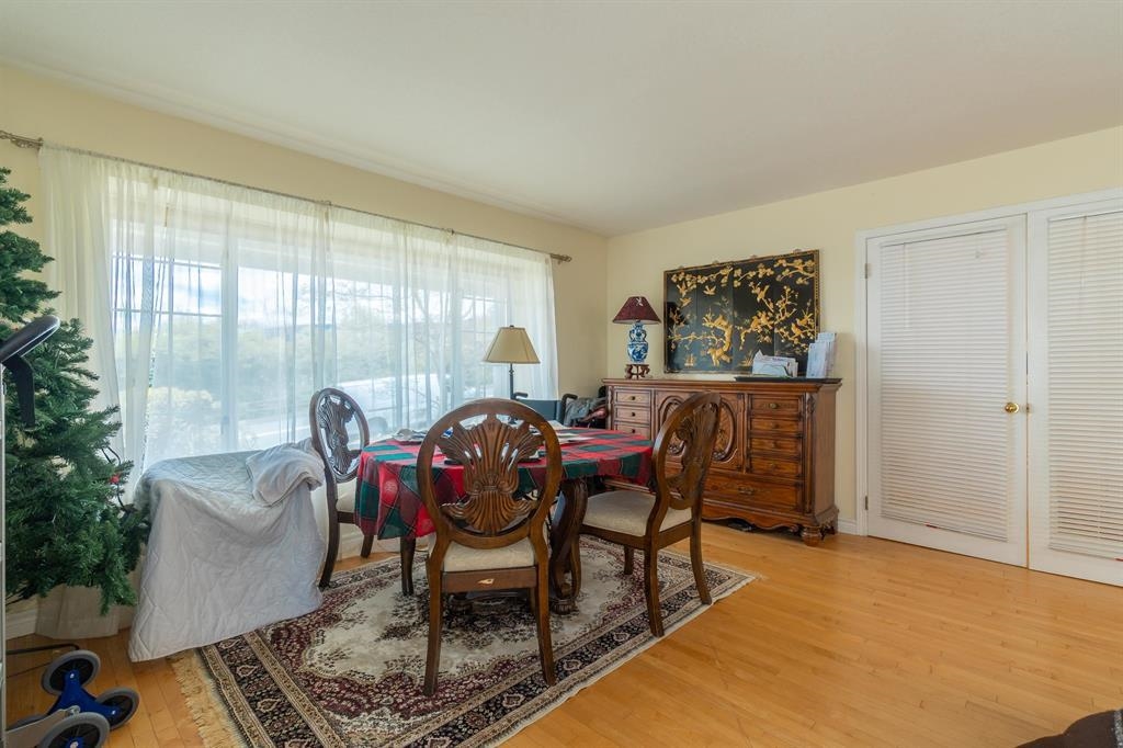 Family Room Photo of 100 E Kensington Road, North Vancouver, BC