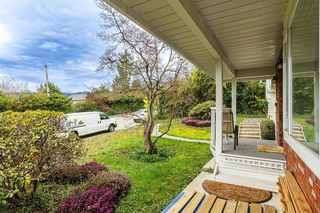 Staircase Photo of 100 E Kensington Road, North Vancouver, BC