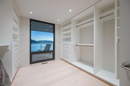 Entry Foyer Photo of 8885 Lawrence Way, West Vancouver, BC