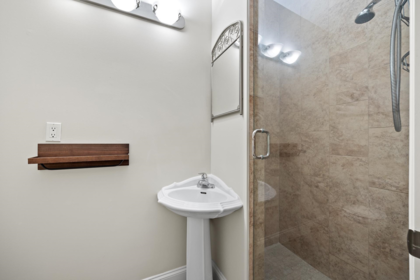 Hot Tub / Spa Photo of 15093 Buena Vista Avenue, White Rock, BC