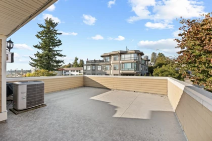 Office / Den Photo of 15093 Buena Vista Avenue, White Rock, BC