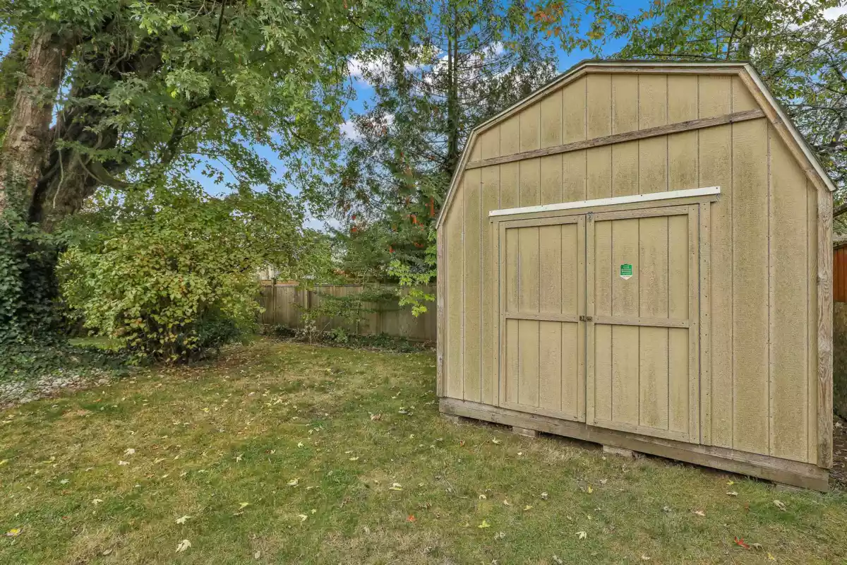 Basement Recreation Room Photo of 9671 153a Street, Surrey, BC