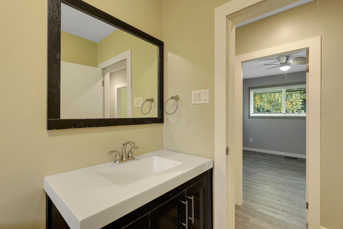 Guest Bathroom Photo of 9671 153a Street, Surrey, BC