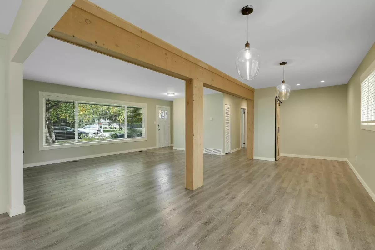 Hallway Photo of 9671 153a Street, Surrey, BC