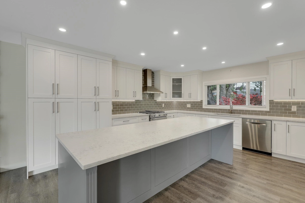 Hot Tub / Spa Photo of 9671 153a Street, Surrey, BC