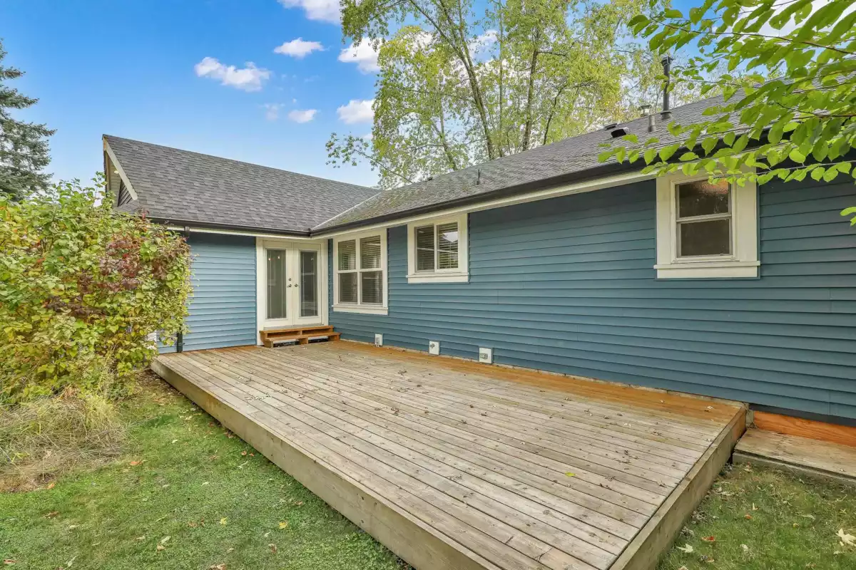 Living Room Photo of 9671 153a Street, Surrey, BC