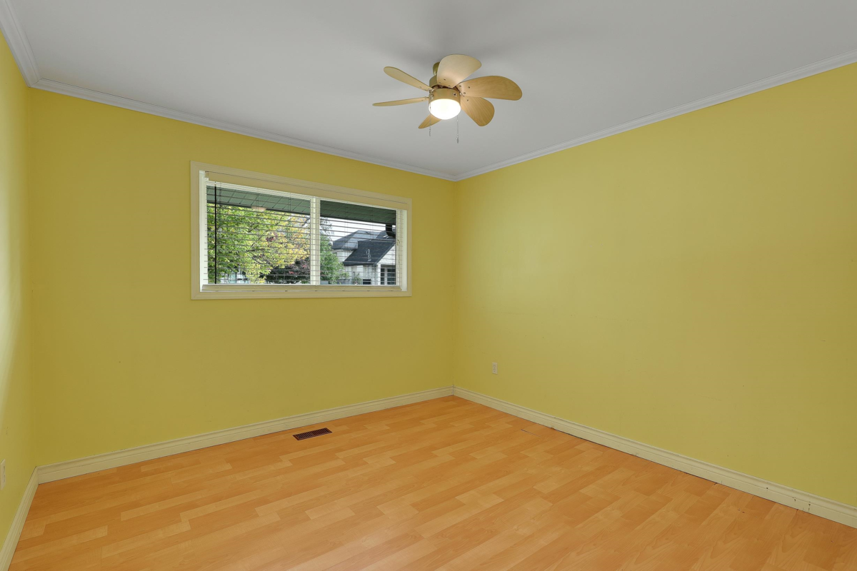 Powder Room Photo of 9671 153a Street, Surrey, BC