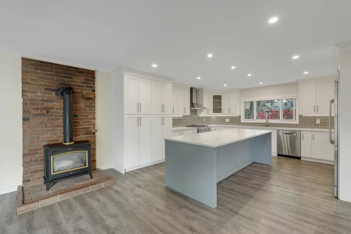 Swimming Pool Photo of 9671 153a Street, Surrey, BC