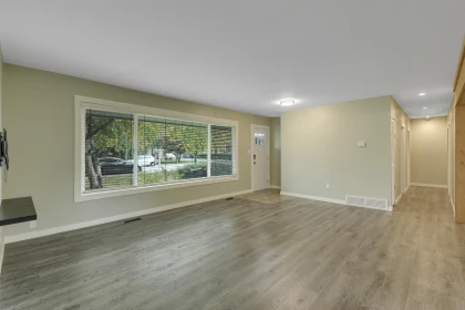 Front Yard Photo of 9671 153a Street, Surrey, BC