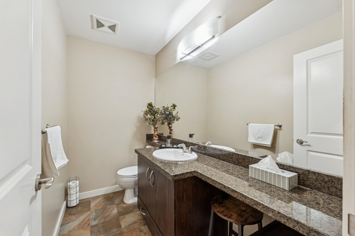 Front Yard Photo of 22337 Sharpe Avenue, Richmond, BC