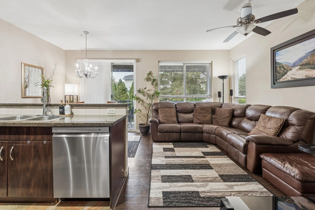 Guest Bathroom Photo of 22337 Sharpe Avenue, Richmond, BC