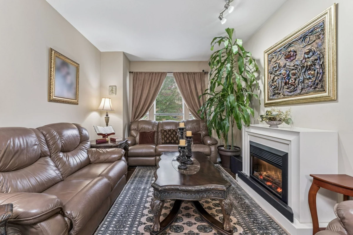 Living Room Photo of 22337 Sharpe Avenue, Richmond, BC