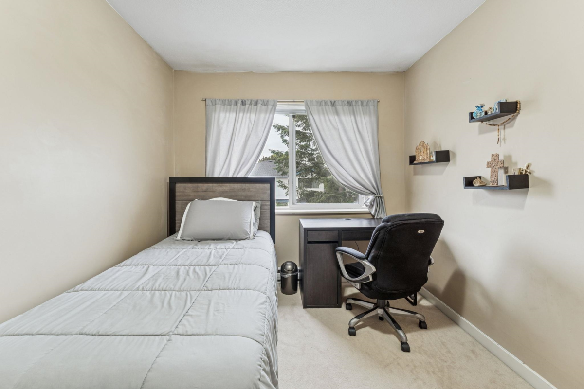 Staircase Photo of 22337 Sharpe Avenue, Richmond, BC