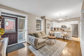 3 12 E Royal Avenue, New Westminster, BC