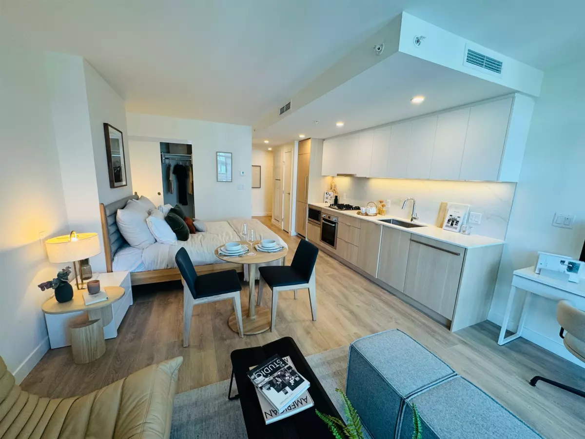 Kitchen Island Photo of 2605 308 Alderson Avenue, Coquitlam, BC