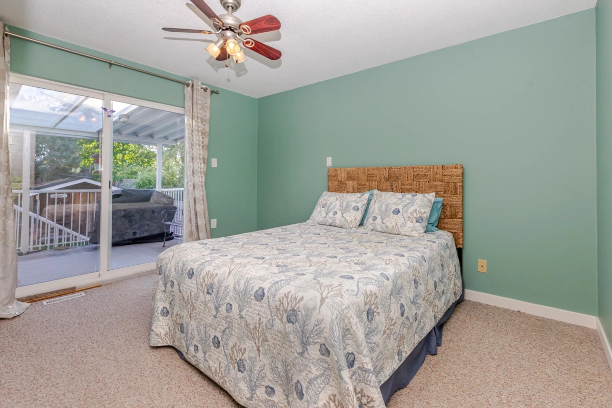 Bedroom 3 Photo of 832 Stevens Street, White Rock, BC