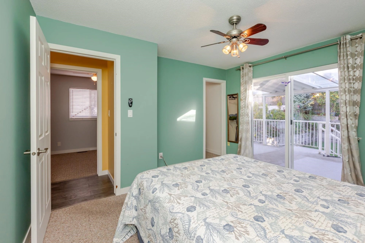 Bedroom 4 Photo of 832 Stevens Street, White Rock, BC