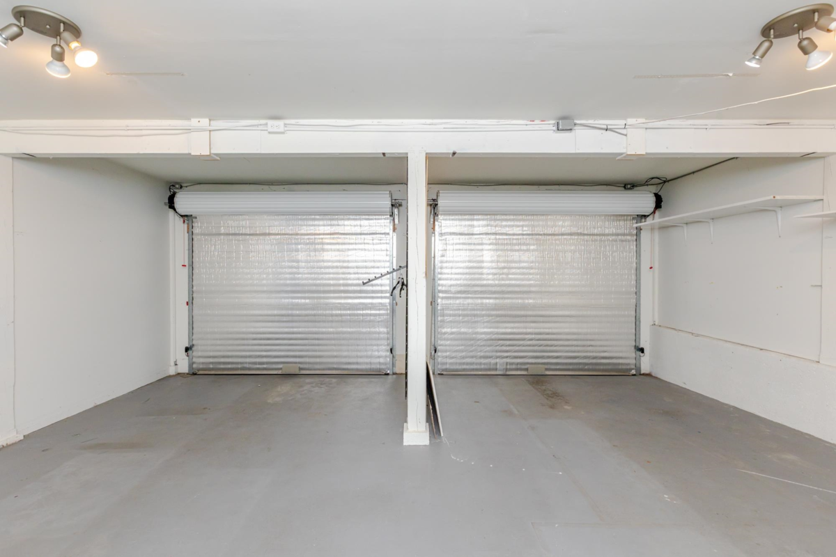 Front Yard Photo of 832 Stevens Street, White Rock, BC