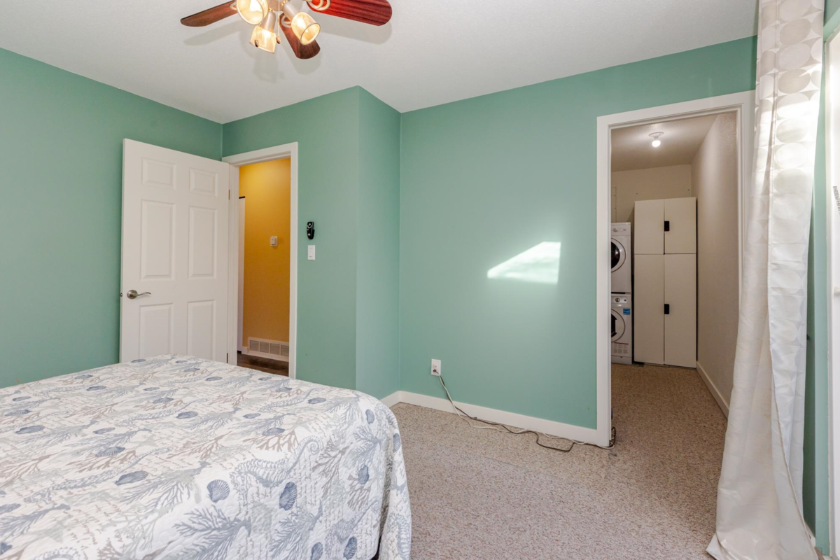 Guest Bathroom Photo of 832 Stevens Street, White Rock, BC