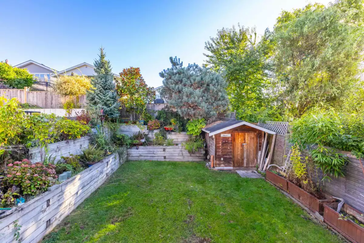 Hot Tub / Spa Photo of 832 Stevens Street, White Rock, BC