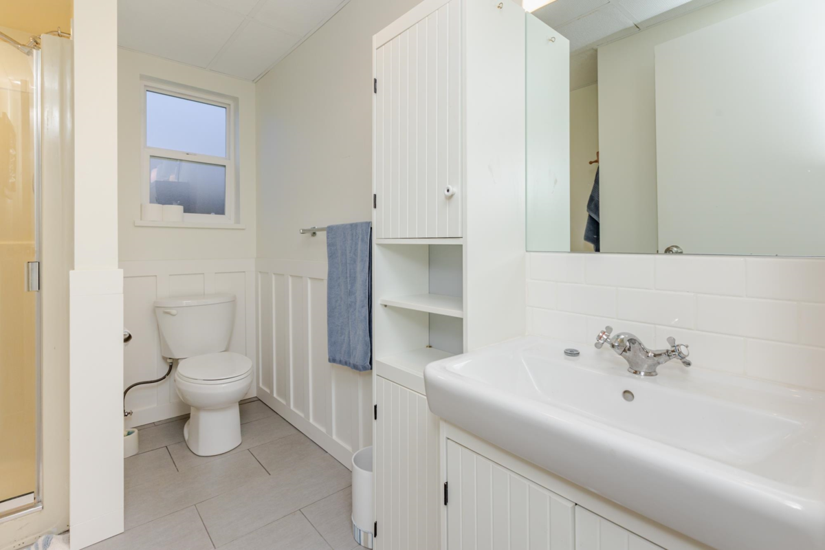 Outdoor Deck Photo of 832 Stevens Street, White Rock, BC