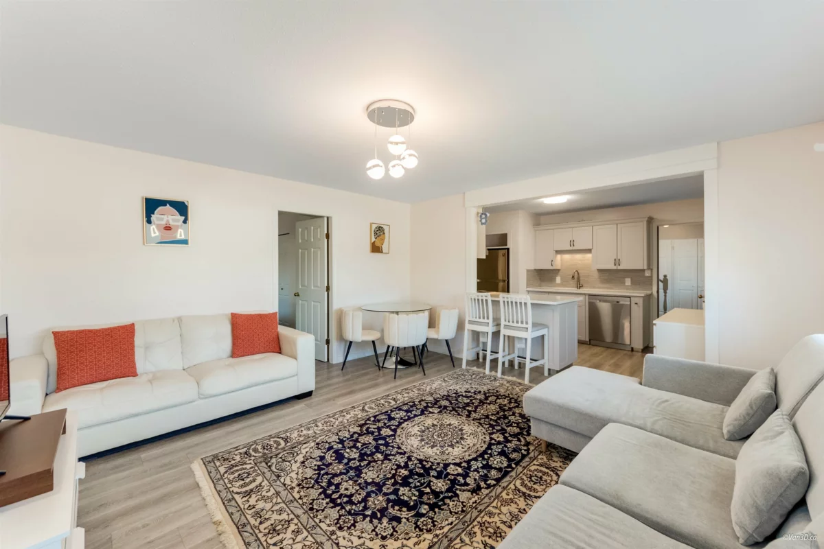 Mudroom Photo of 2287 Stafford Avenue, Port Coquitlam, BC