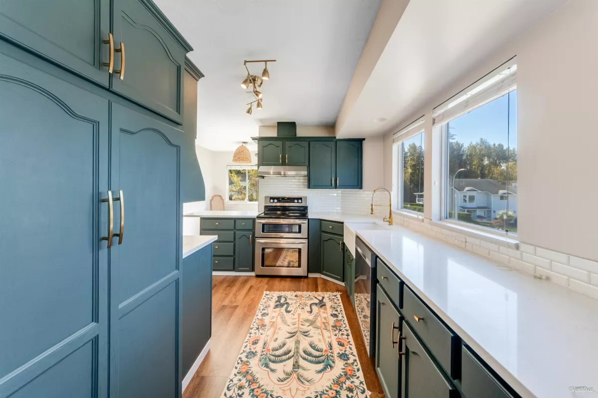 Primary Bathroom Photo of 2287 Stafford Avenue, Port Coquitlam, BC