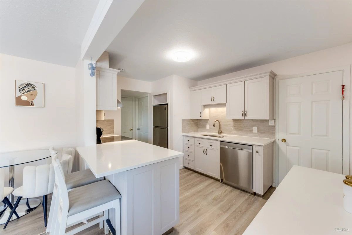 Staircase Photo of 2287 Stafford Avenue, Port Coquitlam, BC