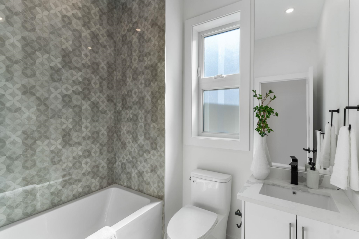 Basement Recreation Room Photo of 340 E Keith Road, North Vancouver, BC