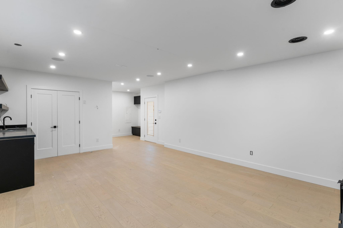 Entry Foyer Photo of 340 E Keith Road, North Vancouver, BC