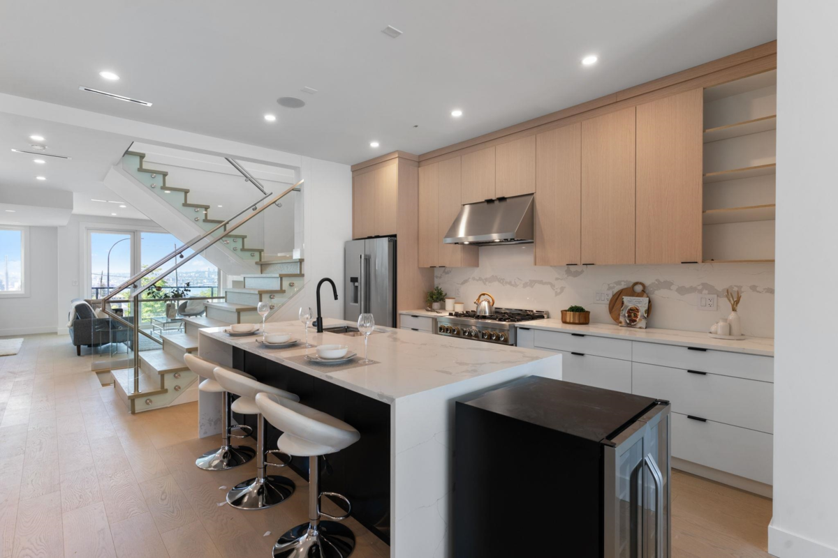 Kitchen Photo of 340 E Keith Road, North Vancouver, BC