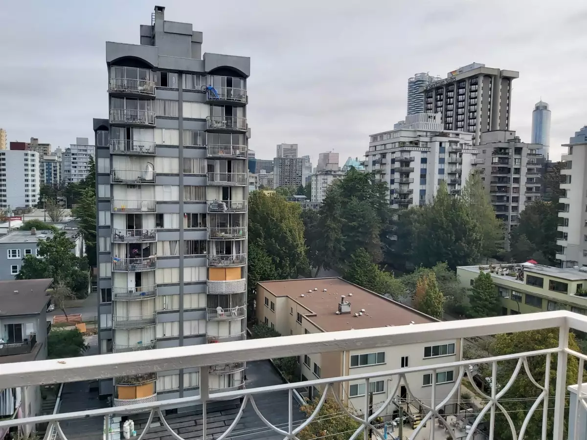 Family Room Photo of 1104 1219 Harwood Street, Vancouver, BC