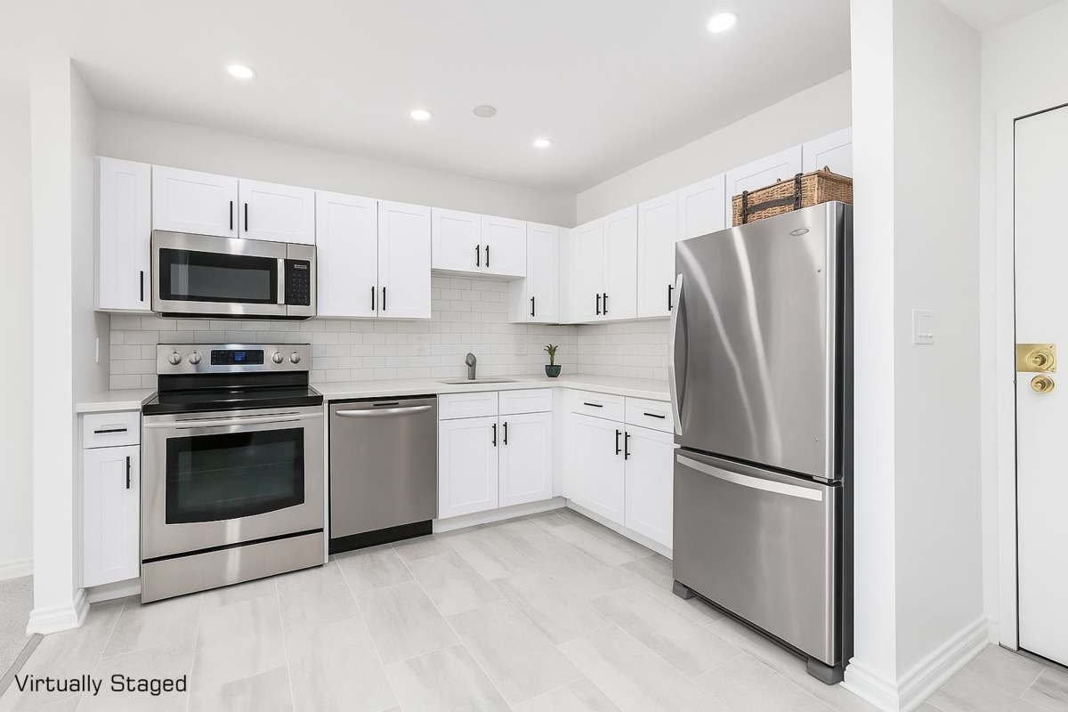 Breakfast Nook Photo of 113 1561 Vidal Street, White Rock, BC