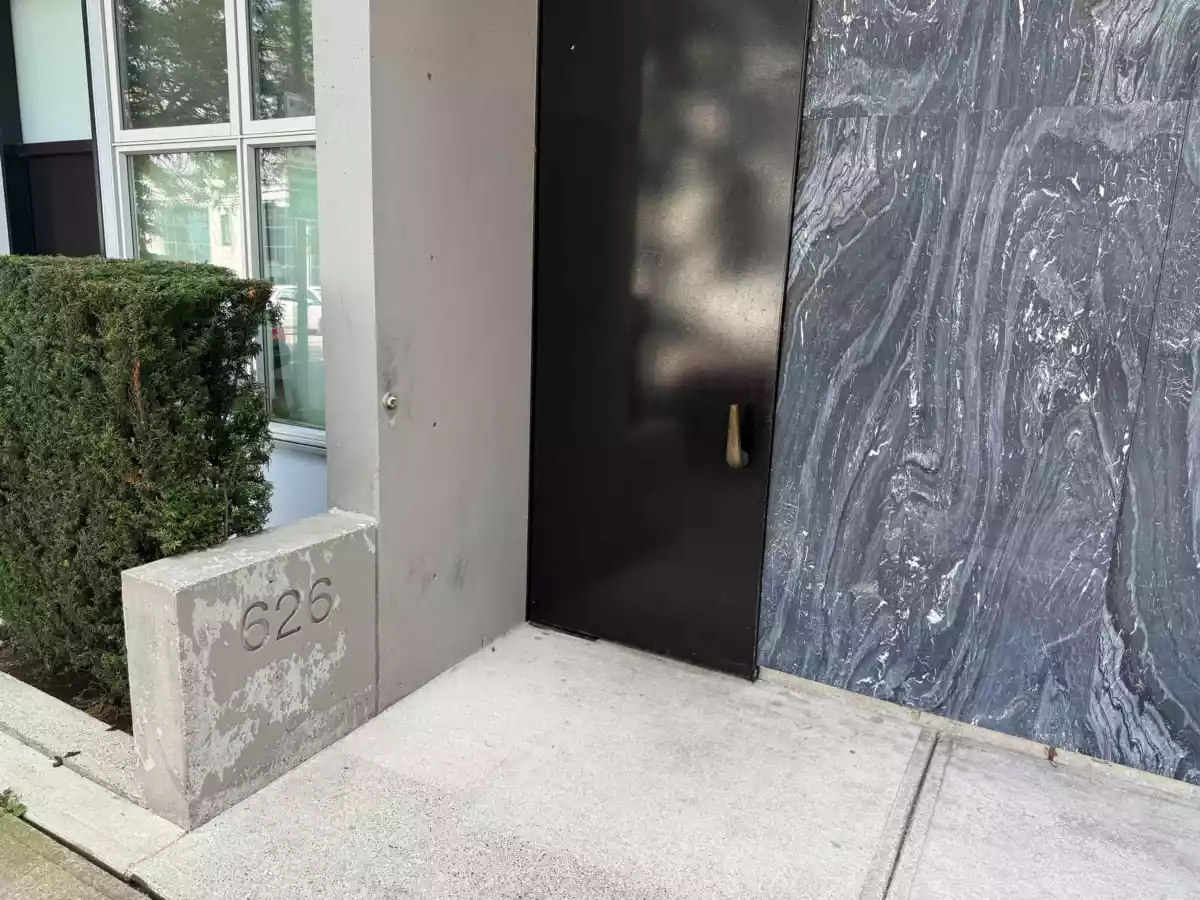 Living Room Photo of 208 626 Alexander Street, Vancouver, BC